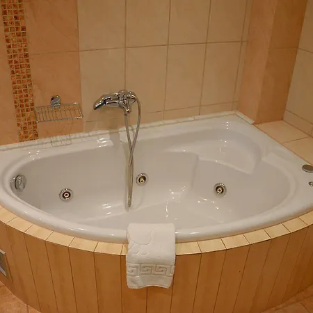 Nostos Hotel 3*