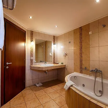 Nostos Hotel 3*