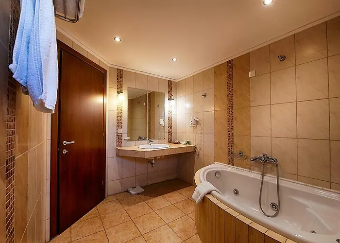 Nostos Hotel 3*